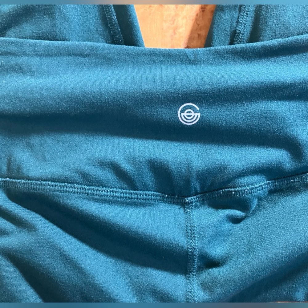 Unknown brand, teal leggings, detail at waist and ankle, excellent condition, - Picture 3 of 4